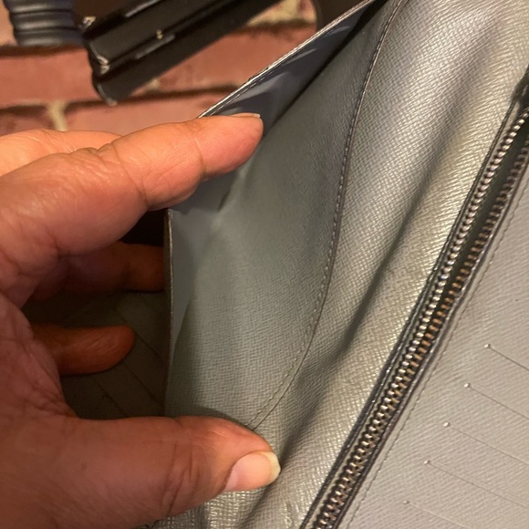 🔥Auth LOUIS 🔥VUITTON 🔥Taiga Portefeuille Brazza Long Wallet Gray🔥 - Picture 4 of 6